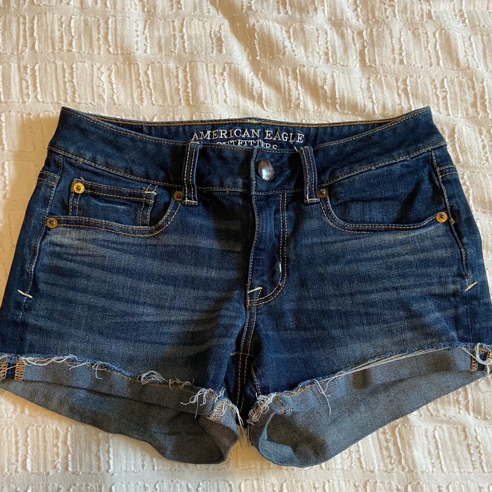 American Eagle Low Rise “Shortie”